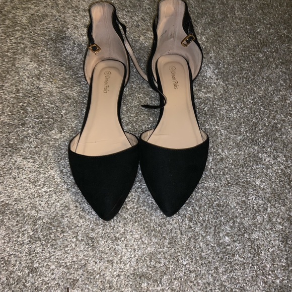 Black Pointed Plain Ballet Flats - Picture 2 of 3